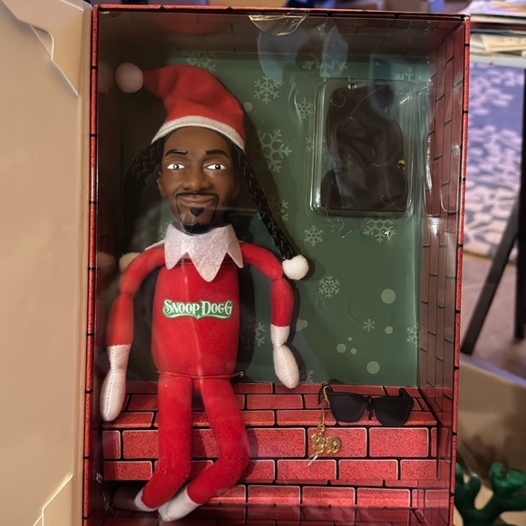 NIB Snoop on the Stoop Doll A Hood Tradition Elf on the Shelf - Picture 2 of 7